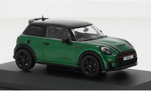 Diecast model cars Mini Cooper JCW green 2023 1/43 Solido