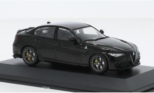 Diecast model cars Alfa Romeo Giulia quadrifoglio black 1/43 Solido