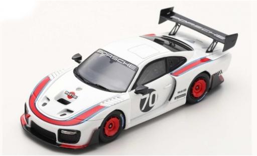 Diecast model cars Porsche 935 Base /19 Martini 2019 1/43 Spark
