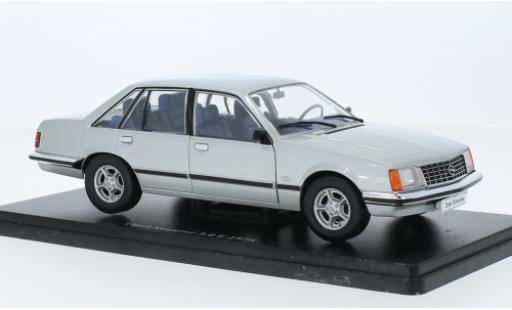 Diecast model cars Opel Senator A1 .-128 3.0E d 1978 1/24 SpecialC