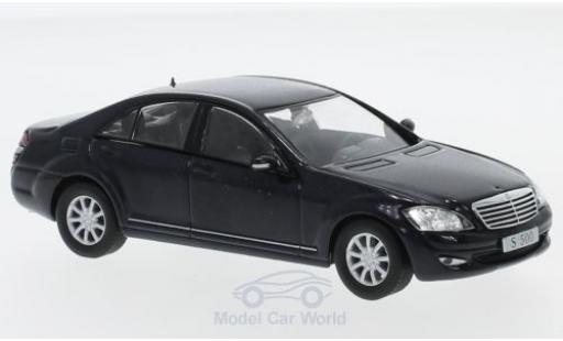 Diecast model cars Mercedes Classe S Base S 500 (W221) blue 2005 without Vitrine 1/43 SpecialC