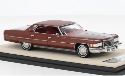 Diecast model cars Cadillac Deville Sedan metallise red 1976 1/43 Stamp Models