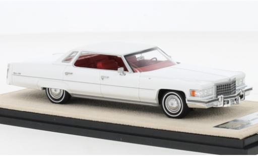 Diecast model cars Cadillac Deville Sedan white 1976 1/43 Stamp Models