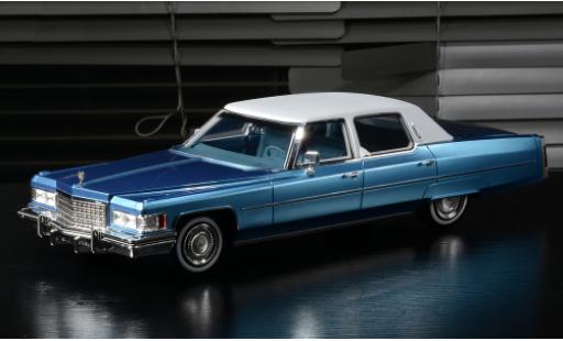 Diecast model cars Cadillac Fleetwood Brougham metallise blue/white 1976 1/18 Stamp Models