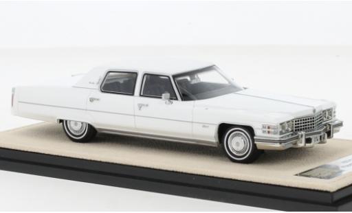 Diecast model cars Cadillac Fleetwood Brougham white 1974 1/43 Stamp Models