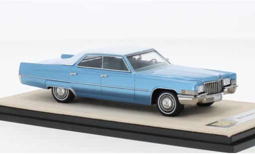 Diecast model cars Cadillac Sedan Sedan DeVille metallise blue /white 1970 1/43 Stamp Models