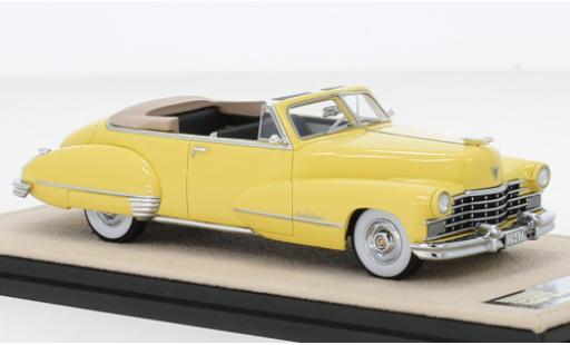 Diecast model cars Cadillac Series 62 Convertible yellow 1947 1/43 Stamp Models