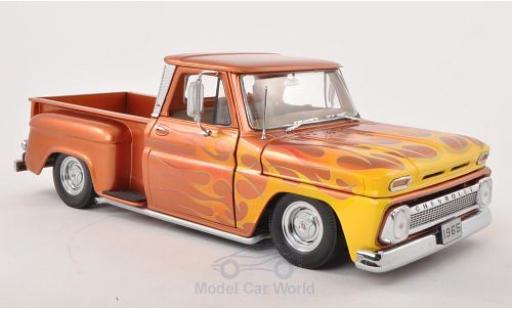 Diecast model cars Chevrolet C-10 lowrider Stepside Pick Up Low Rider copper/Dekor 1965 1/18 Sun Star