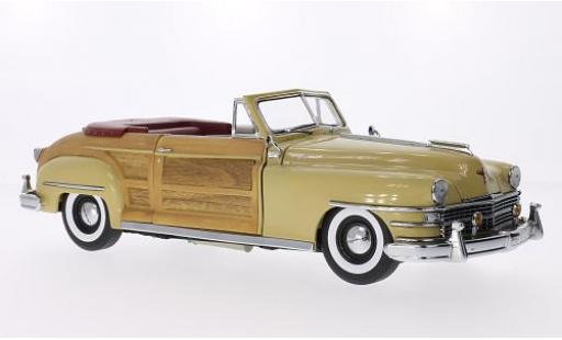 Diecast model cars Chrysler Town & Country Station Wagon beige/Holzoptik 1948 1/18 Sun Star