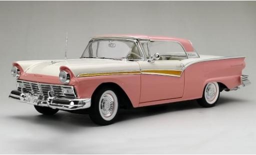 Diecast model cars Ford Fairlane 500 Skyliner pink/white 1957 1/18 Sun Star