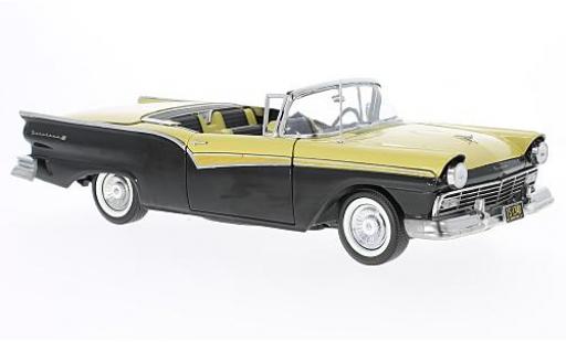 Diecast model cars Ford Fairlane 500 Skyliner black/yellow 1957 1/18 Sun Star