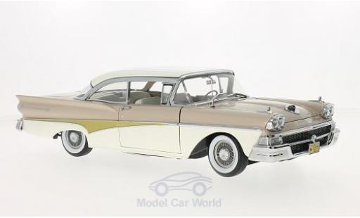 Diecast model cars Ford Fairline 500 Hardtop beige/white 1/18 Sun Star