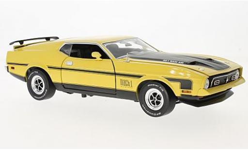 Diecast model cars Ford Mustang Mach 1 I yellow/black 1971 1/18 Sun Star
