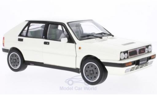 Diecast model cars Lancia Delta HF Integrale 8V white 1989 1/18 Sun Star
