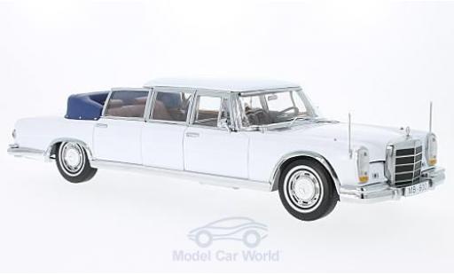 Diecast model cars Mercedes 600 Landaulet white 1966 1/18 Sun Star