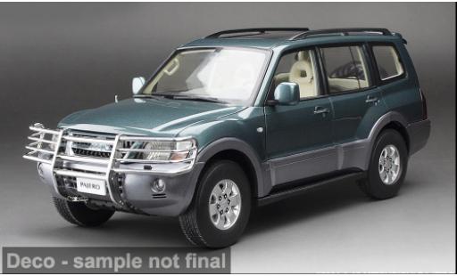 Diecast model cars Mitsubishi Pajero V73 green 1/18 Sun Star