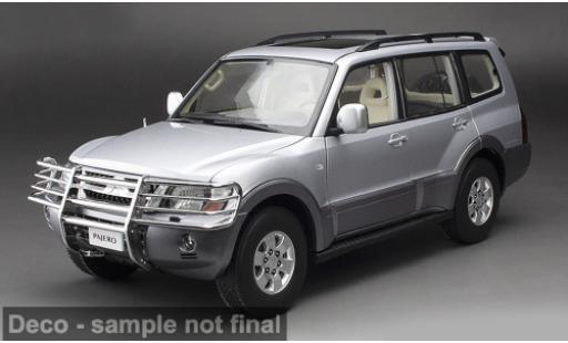 Diecast model cars Mitsubishi Pajero V73 silver 1/18 Sun Star