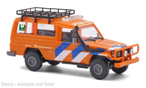 Diecast model cars Toyota Land Cruiser 70 HZJ 78 1985 Reddingsbrigarde Petten (NL) 1/87 Busch