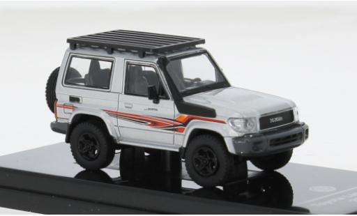 Diecast model cars Toyota Land Cruiser Base L silver 1/64 Para64