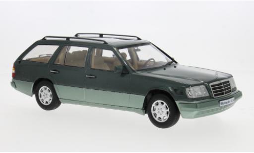 Diecast model cars Mercedes Classe E Kombi T-Modell (S124) green 1995 1/18 Triple 9 Collection