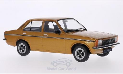 Diecast model cars Opel Kadett C Berlina C Limousine gold 4-T&Atilde;&frac14;rer 1/18 Triple 9 Collection