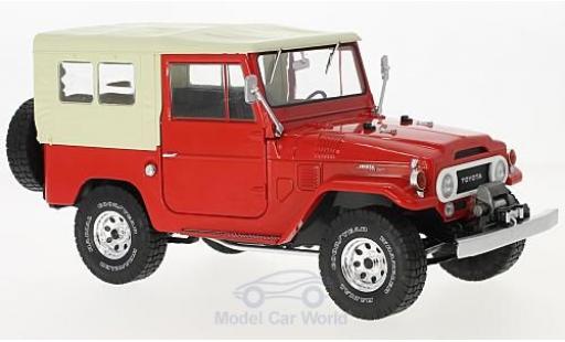 Diecast model cars Toyota Land Cruiser 40 FJ40 red/beige 1967 1/18 Triple 9 Collection