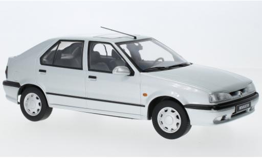 Diecast model cars Renault 19 Base d 94 1/18 Triple 9 Collection