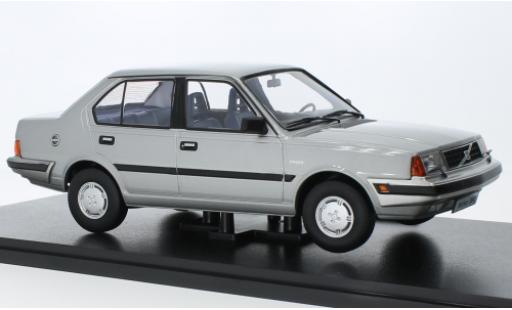 Diecast model cars Volvo 360 Base d 1987 1/18 Triple 9 Collection