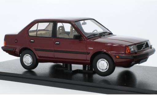 Diecast model cars Volvo 360 Base metallise red fonc&Atilde;&copy; 1987 1/18 Triple 9 Collection