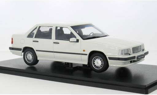 Diecast model cars Volvo 850 Base white 1993 1/18 Triple 9 Collection