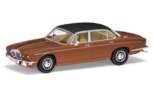 Diecast model cars Daimler Double Six Vanden Plas Series 2 metallic brown/matt-black RHD 1/43 Vanguards