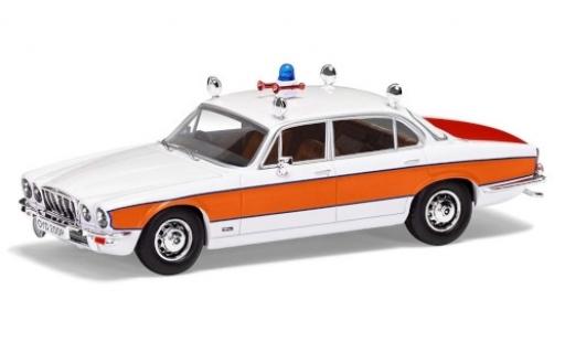 Diecast model cars Jaguar XJ6 Police 6 Series 2 4.2 RHD Avon & Somerset Constabulary (GB) 1/43 Vanguards