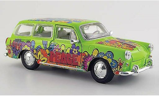 Volkswagen 1600 Variant 1/24 Maisto green with Dekor diecast model cars