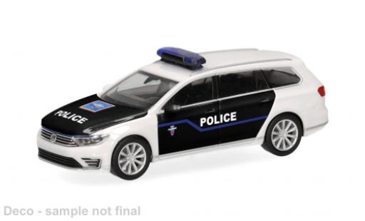 Diecast model cars Volkswagen Passat Base Variant GTE Police Paris (F) 1/87 Herpa