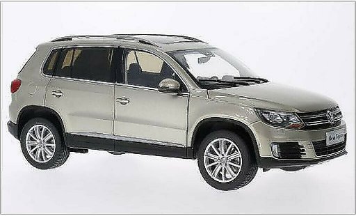 Volkswagen Tiguan Base 1/18 Paudi metallic beige 2013 diecast model cars