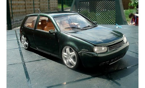 Volkswagen Golf GTI 1/18 Revell green jantes porsche et lissage carrosserie diecast model cars