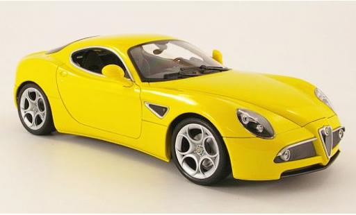 Diecast model cars Alfa Romeo 8C competizione yellow 1/18 Welly