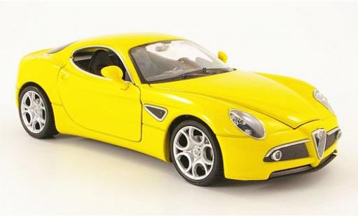 Diecast model cars Alfa Romeo 8C competizione met.-yellow 1/24 Welly