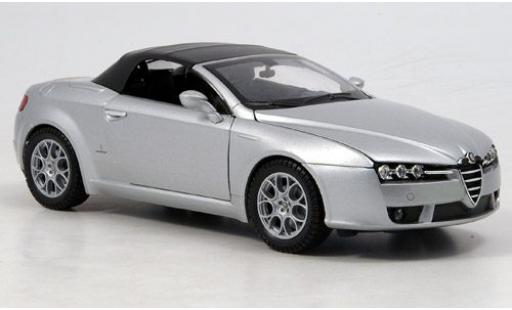Diecast model cars Alfa Romeo Spider veloce silver closed 1/24 Welly