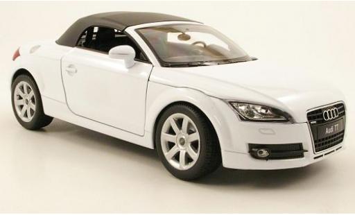 Diecast model cars Audi TT roadster white closed 1/18 Welly