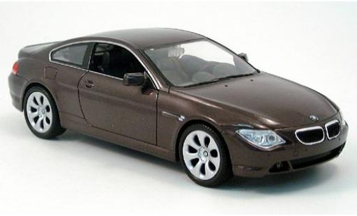 Diecast model cars Bmw 645 Cabriolet CI met. dk. red 2004 1/24 Welly