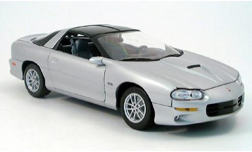 Diecast model cars Chevrolet Camaro SS silver 2002 1/18 Welly