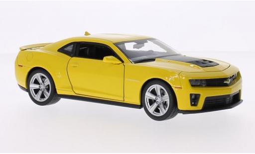 Diecast model cars Chevrolet Camaro ZL1 yellow/matt-black 2012 1/24 Welly