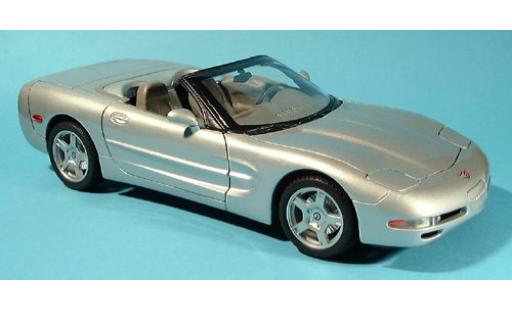 Diecast model cars Chevrolet Corvette Convertible silver 1999 1/18 Welly