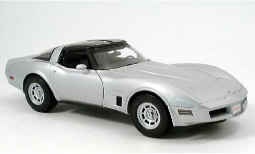 Diecast model cars Chevrolet Corvette Coupe silver 1982 1/18 Welly