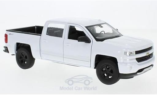 Diecast model cars Chevrolet Silverado pickup white 1/24 Welly