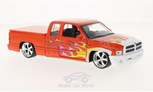 Diecast model cars Dodge RAM pickup Quad Cab 1500 Sport orange/Dekor 1/24 Welly