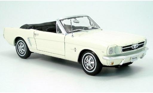 Diecast model cars Ford Mustang Convertible creme 1964 1/18 Welly