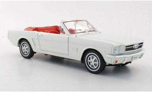 Diecast model cars Ford Mustang Convertible white 1964 1/18 Welly