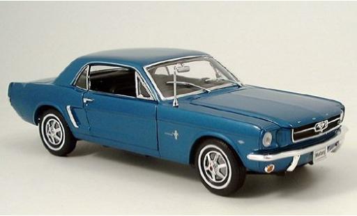 Diecast model cars Ford Mustang Hardtop Coupe green 1964 1/18 Welly